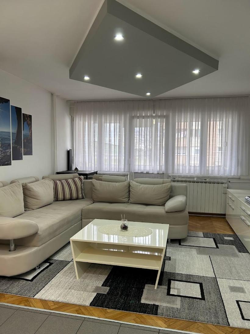 Apartamento Tina Karlovac Exterior foto
